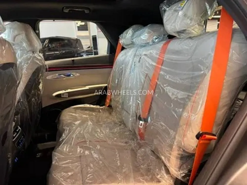 جينيسيس GV70 2025 for Sale in الرياض Image-3