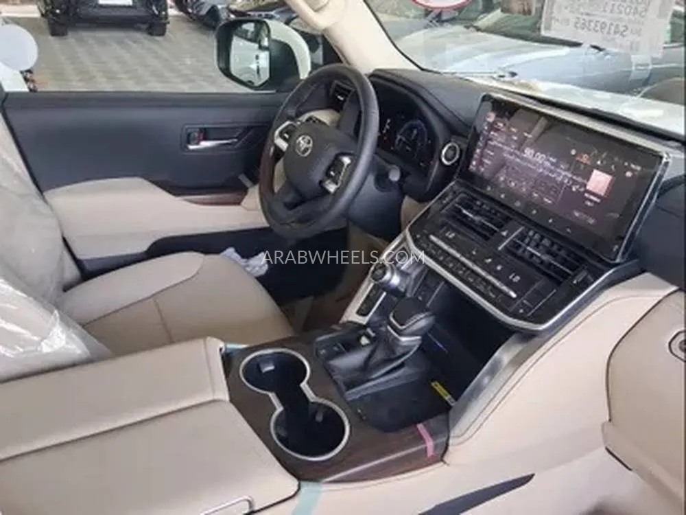 تويوتا لاند كروزر 2025 for Sale in الدمام Image-19