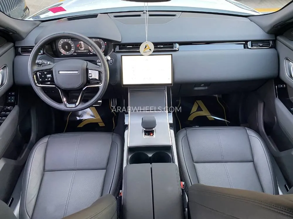 لاند روفر رينج روفر فيلار 2024 for Sale in الرياض Image-9