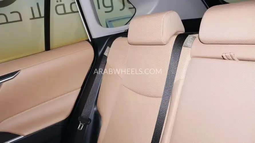 تويوتا راف 4 2025 for Sale in الرياض Image-10