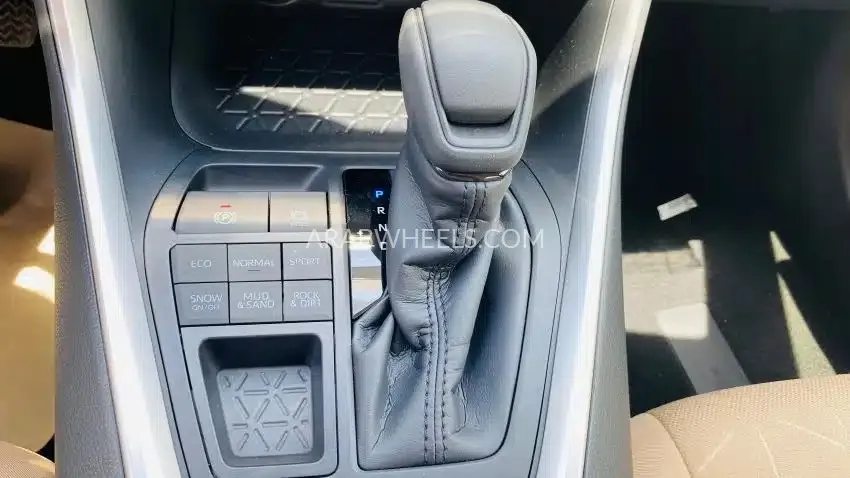 تويوتا راف 4 2025 for Sale in الرياض Image-11