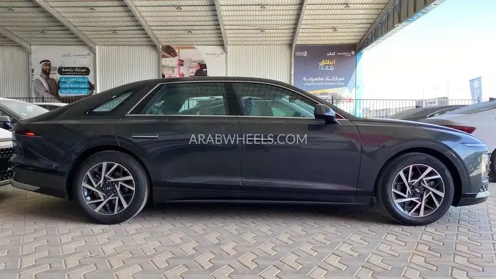 هيونداي أزيرا 2025 for Sale in الرياض Image-2