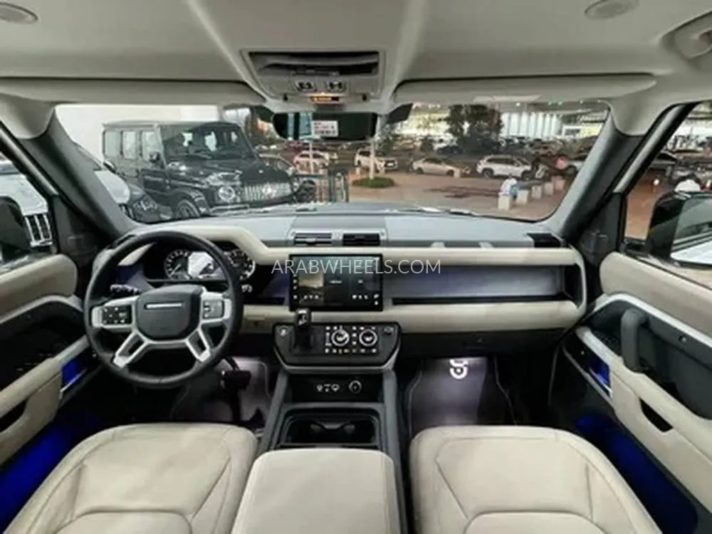 لاند روفر ديفندر 2023 for Sale in الرياض Image-7