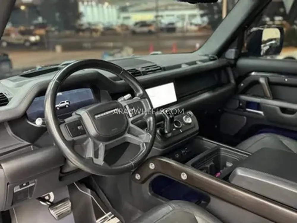 لاند روفر ديفندر 2021 for Sale in الرياض Image-6
