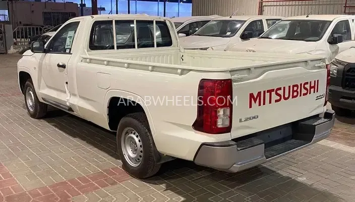 ميتسوبيشي L200 2025 for Sale in الرياض Image-4