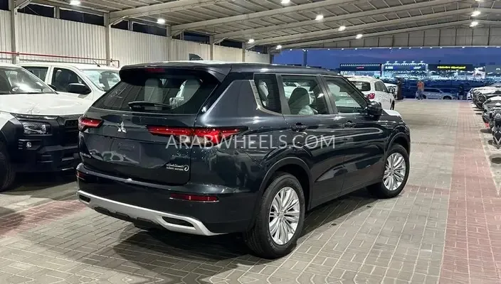 ميتسوبيشي أوتلاندر 2025 for Sale in الرياض Image-8