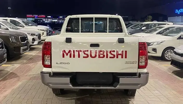 ميتسوبيشي L200 2024 for Sale in الرياض Image-13