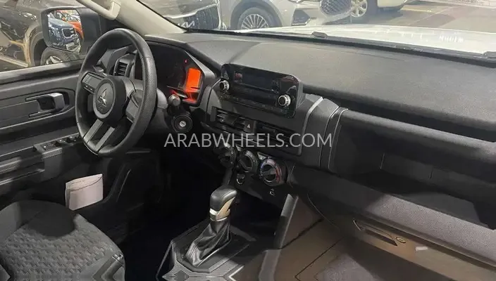 ميتسوبيشي L200 2024 for Sale in الرياض Image-16