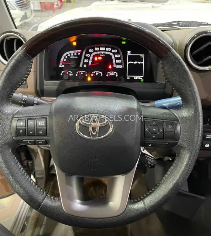 تويوتا لاند كروزر ٧٠ سيريز 2024 for Sale in الرياض Image-2
