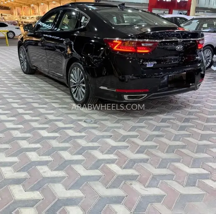 كيا كادينزا 2020 for Sale in الرياض Image-12