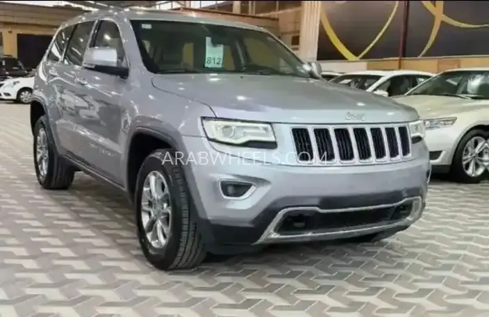 جيب شيروكي 2015 for Sale in الرياض Image-5