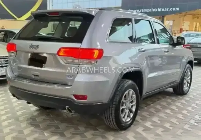 جيب شيروكي 2015 for Sale in الرياض Image-7