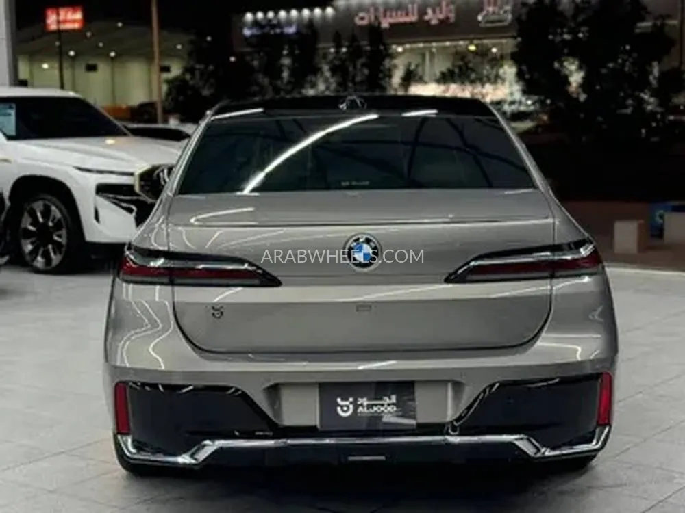 بي ام دبليو الفئة السابعة 2025 for Sale in الرياض Image-13