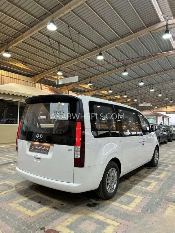 هيونداي ستاريا 2025 for Sale in الرياض Image-4
