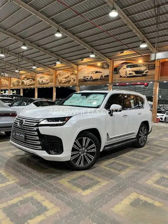 لكزس LX 2025 for Sale in الرياض Image-2