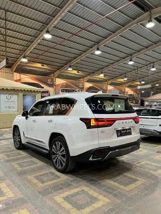 لكزس LX 2025 for Sale in الرياض Image-4