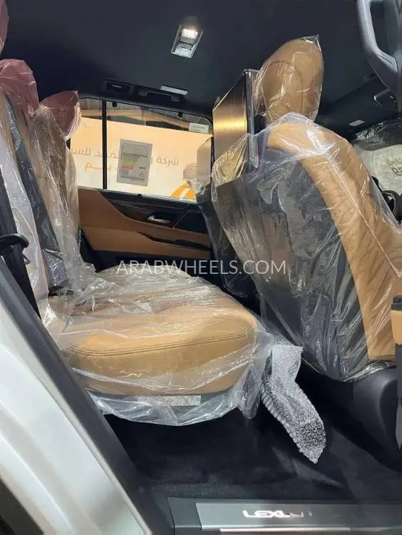لكزس LX 2025 for Sale in الرياض Image-9