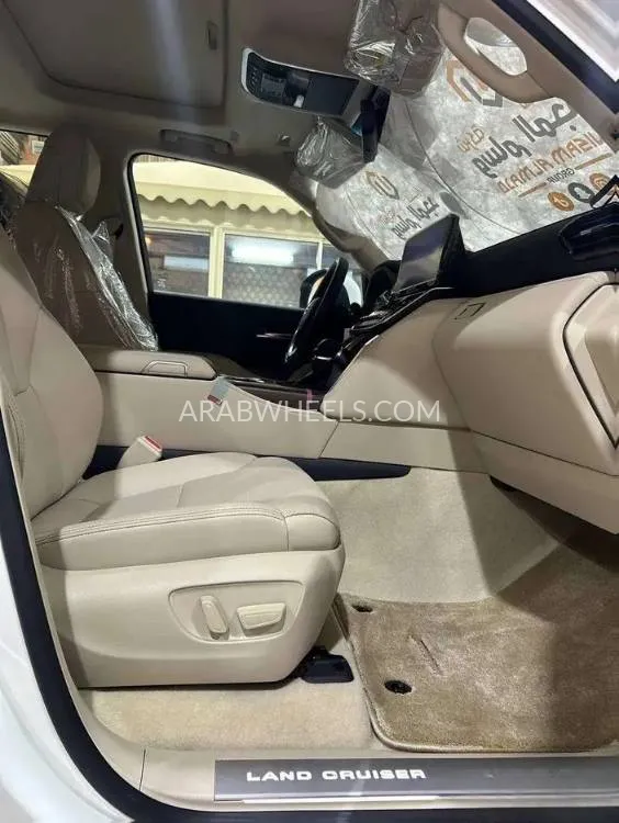 تويوتا لاند كروزر 2025 for Sale in الرياض Image-8