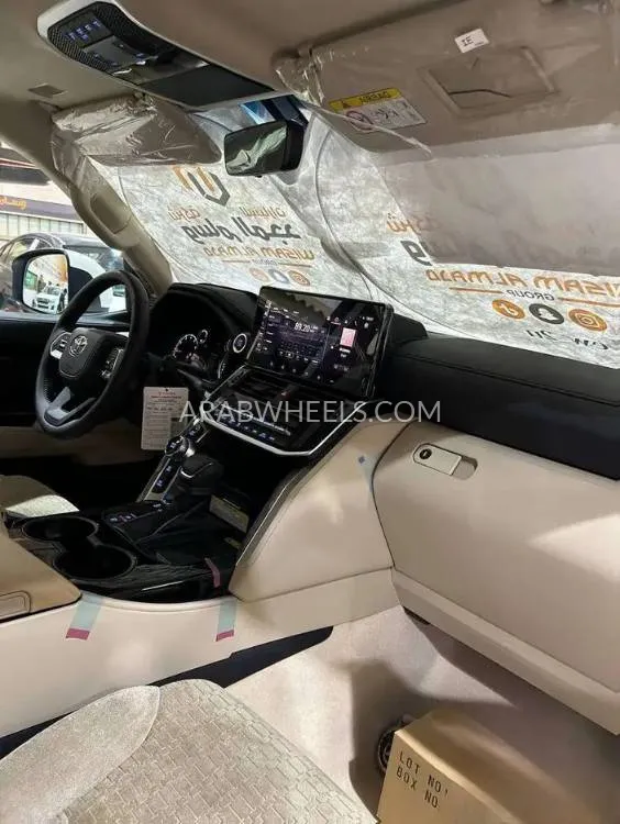 تويوتا لاند كروزر 2024 for Sale in الرياض Image-11