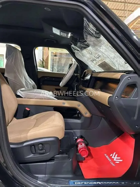 لاند روفر ديفندر 2025 for Sale in الرياض Image-7