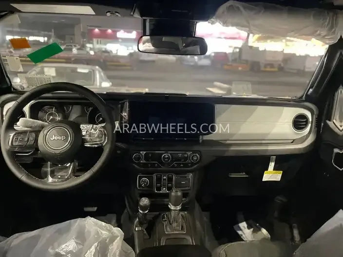 جيب رانجلر 2024 for Sale in الدمام Image-11