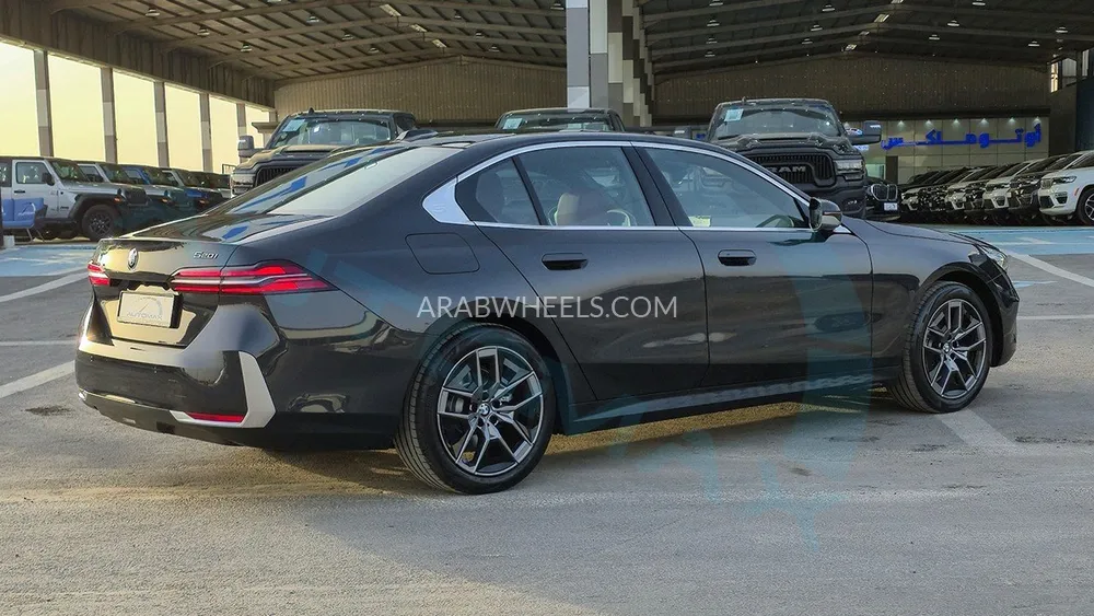 بي ام دبليو الفئة الخامسة 2025 for Sale in وادي الدواسر Image-6