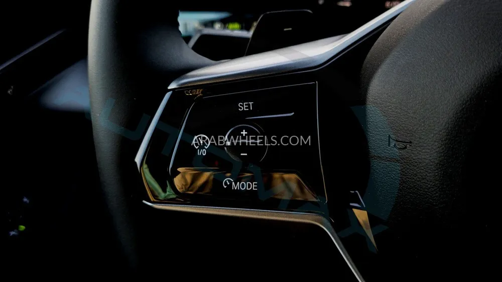 بي ام دبليو الفئة الخامسة 2025 for Sale in وادي الدواسر Image-10