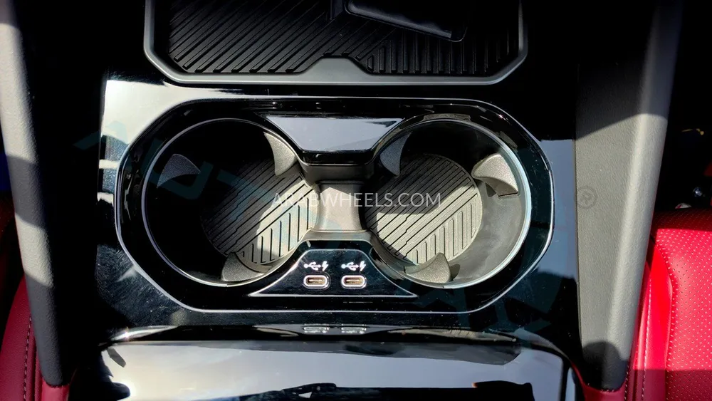 بي ام دبليو الفئة الخامسة 2025 for Sale in وادي الدواسر Image-25