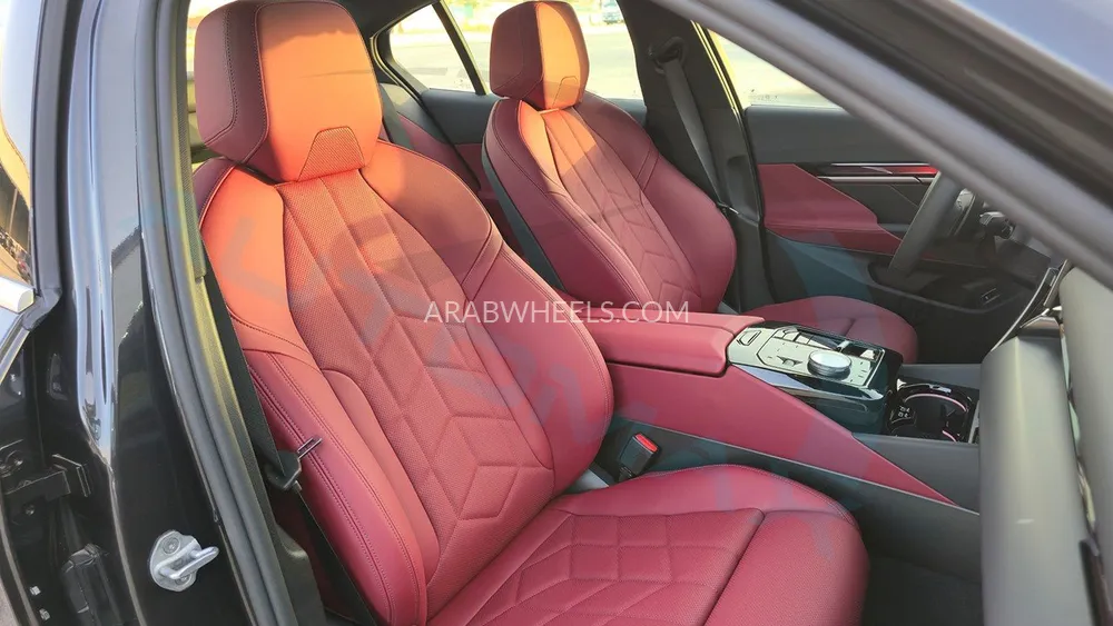 بي ام دبليو الفئة الخامسة 2025 for Sale in وادي الدواسر Image-29