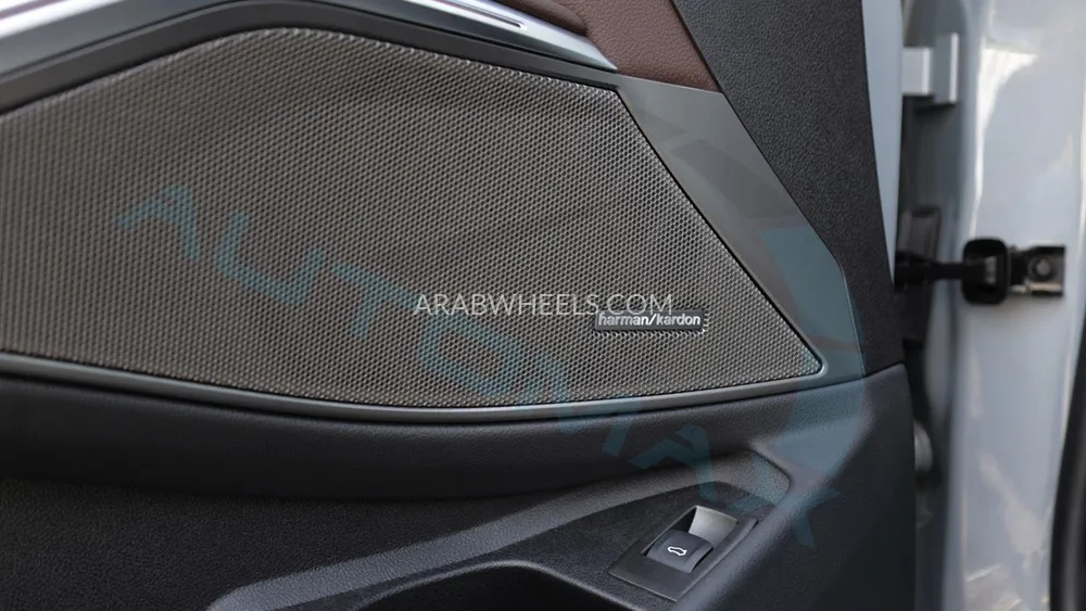 بي ام دبليو الفئة الثالثة 2025 for Sale in وادي الدواسر Image-31