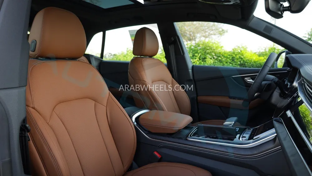 أودي Q8 2025 for Sale in وادي الدواسر Image-25