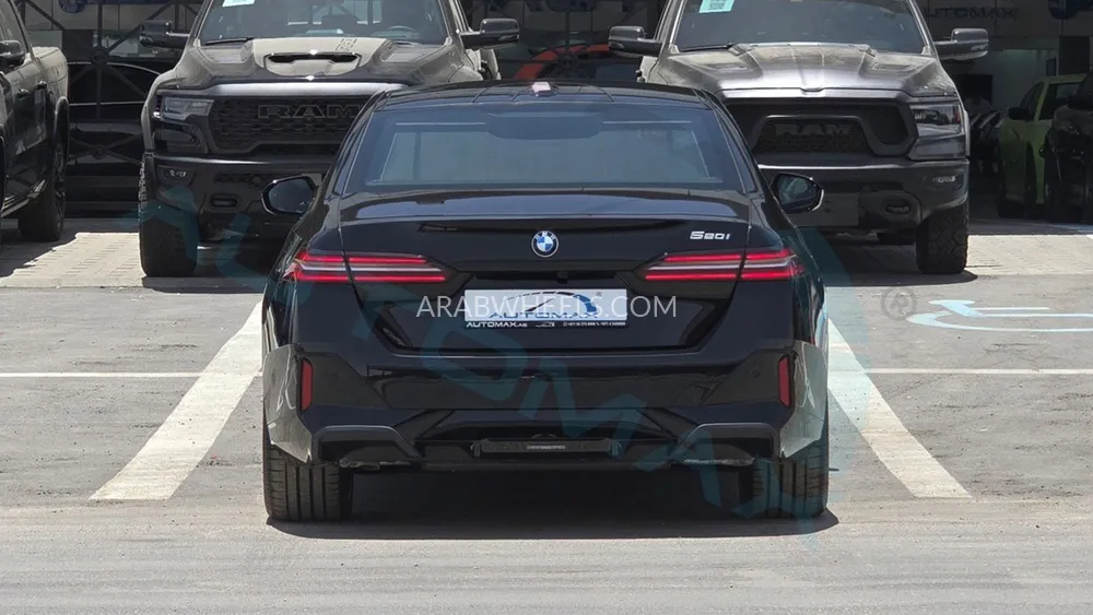 بي ام دبليو الفئة الخامسة 2025 for Sale in وادي الدواسر Image-5