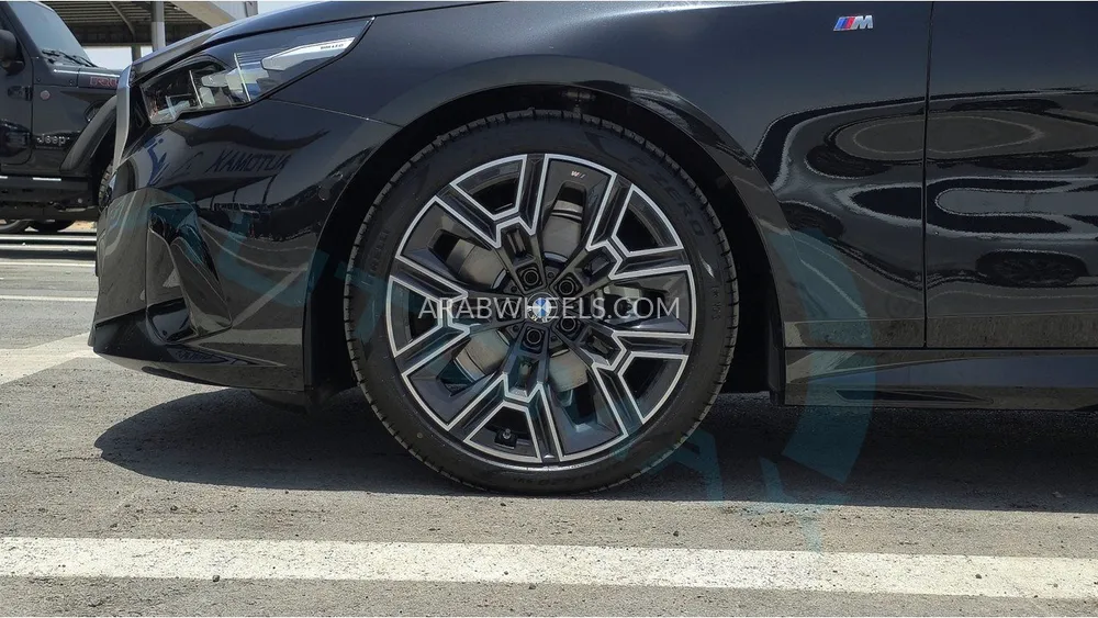 بي ام دبليو الفئة الخامسة 2025 for Sale in وادي الدواسر Image-39