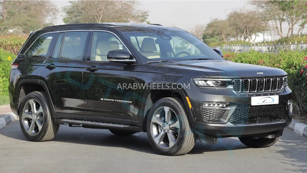 جيب جراند شيروكي 2025 for Sale in وادي الدواسر Image-3