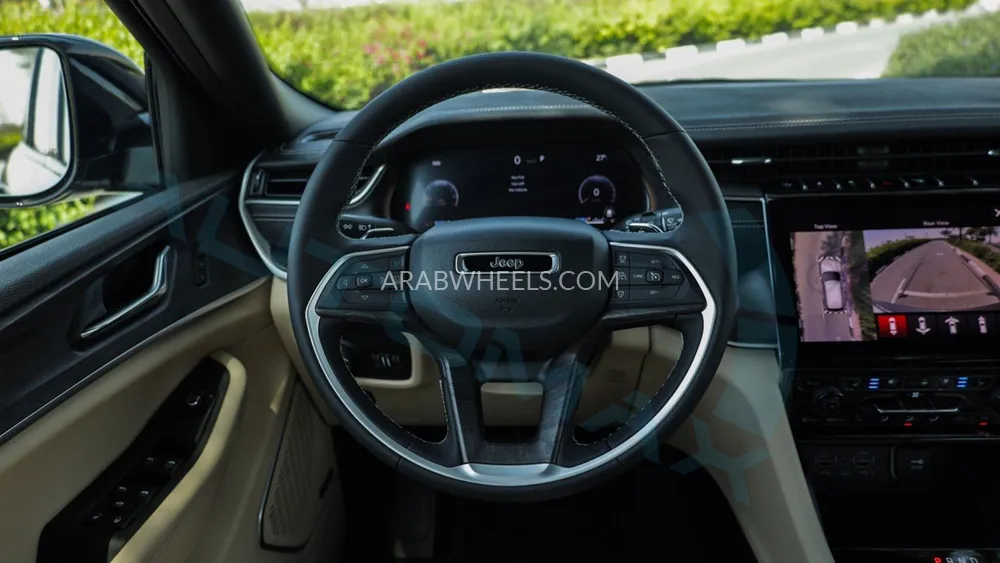 جيب جراند شيروكي 2025 for Sale in وادي الدواسر Image-9