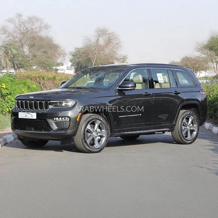 جيب جراند شيروكي 2025 for Sale in وادي الدواسر Image-33