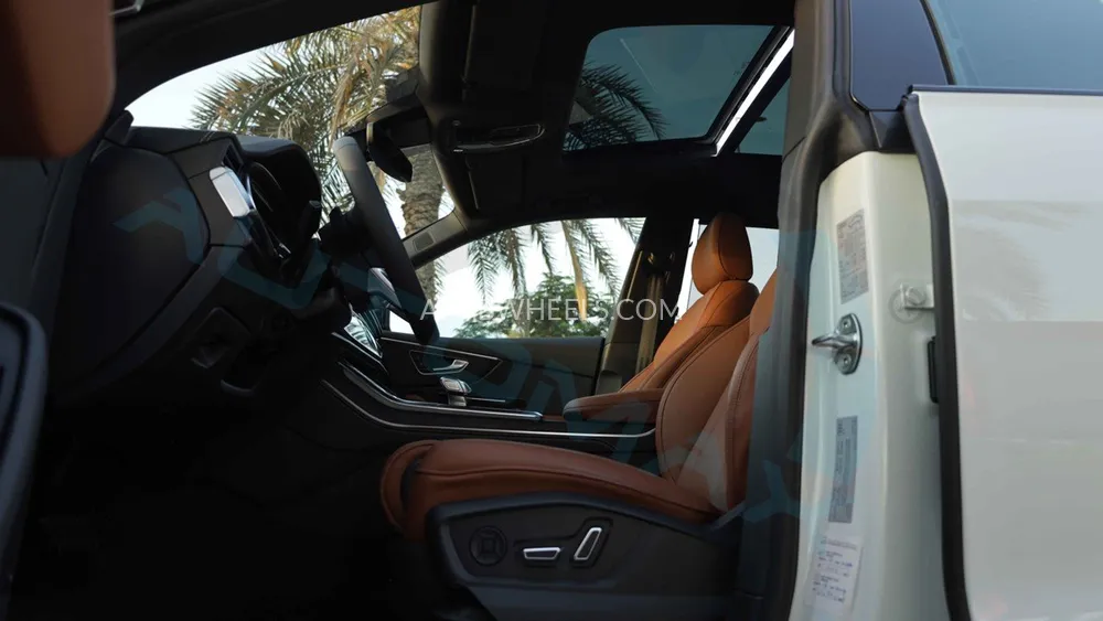 أودي Q8 2025 for Sale in وادي الدواسر Image-7