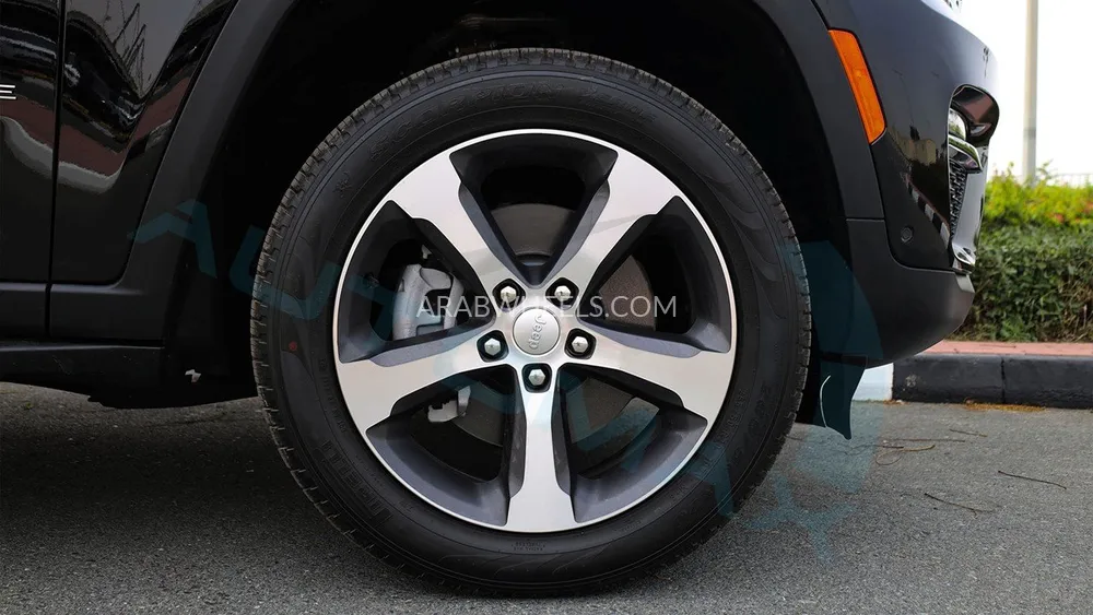 جيب جراند شيروكي 2024 for Sale in وادي الدواسر Image-30