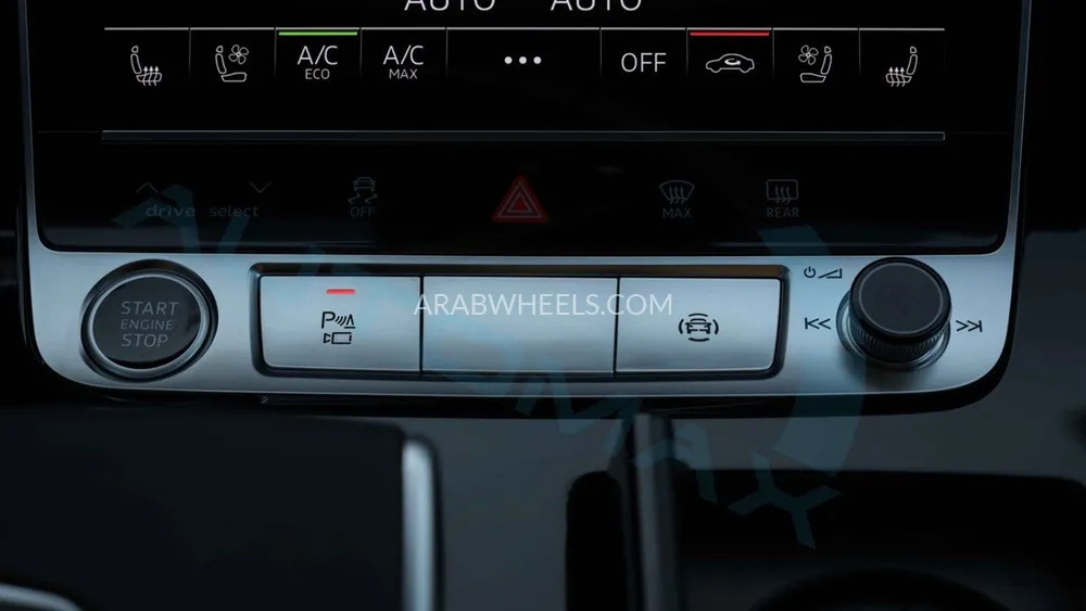 أودي Q8 2025 for Sale in وادي الدواسر Image-22