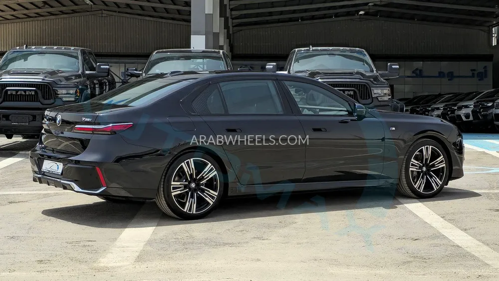 بي ام دبليو الفئة السابعة 2025 for Sale in وادي الدواسر Image-6