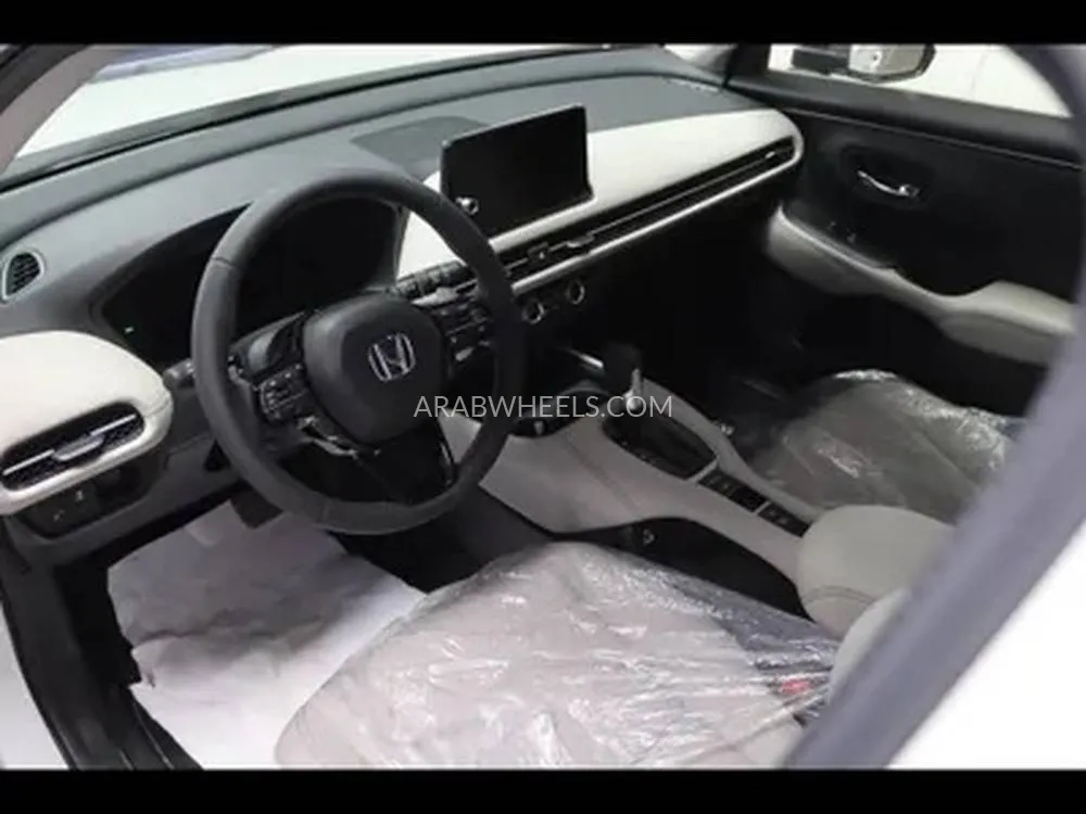 هوندا ZR-V 2024 for Sale in الدمام Image-4