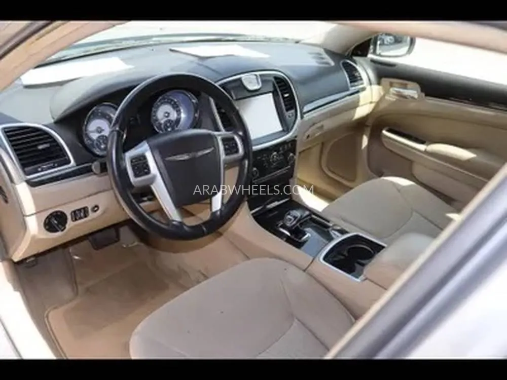 كرايسلر 300 2014 for Sale in الدمام Image-7