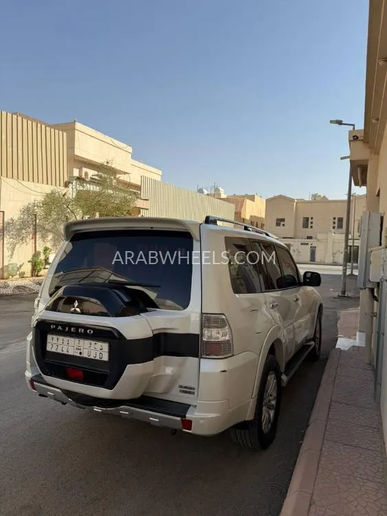 ميتسوبيشي باجيرو 2017 for Sale in الرياض Image-11