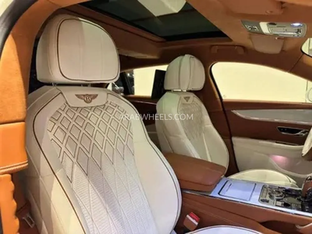 بنتلي كونتيننتال 2023 for Sale in الرياض Image-6