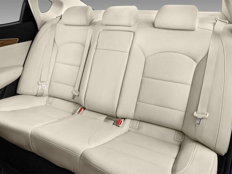 كيا كادينزا Interior 