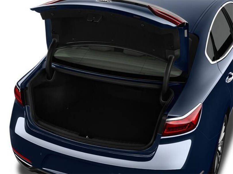 كيا كادينزا Interior 