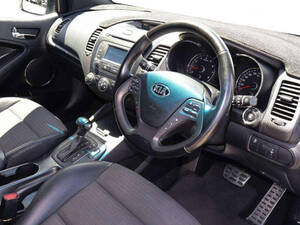 كيا سيراتو كوبيه الداخلية 