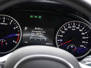 كيا جراند كارنفال الداخلية 