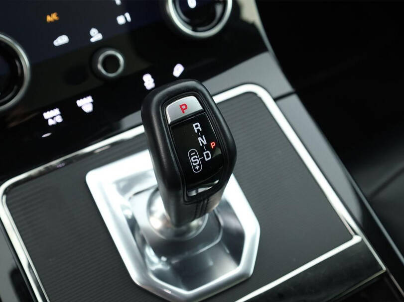 Land Rover Range Rover Evoque 2025 Interior 