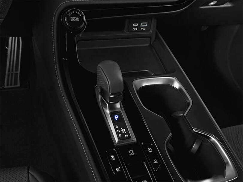 لكزس إن إكس 2025 Interior 